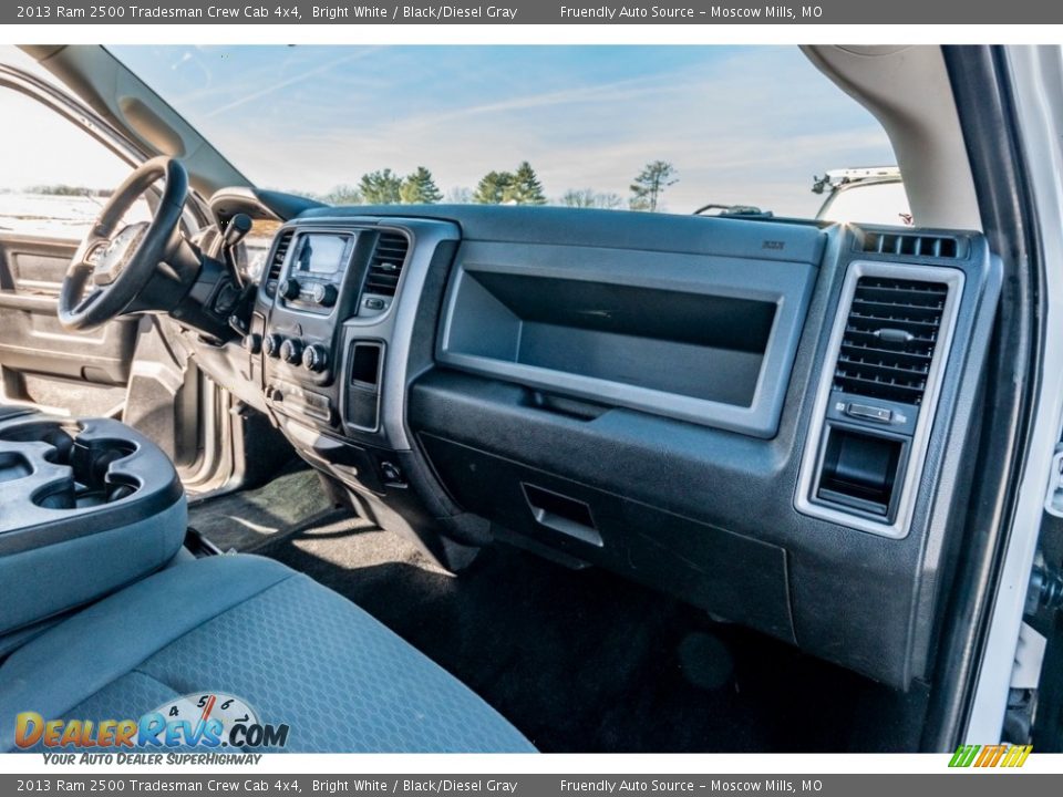 2013 Ram 2500 Tradesman Crew Cab 4x4 Bright White / Black/Diesel Gray Photo #30