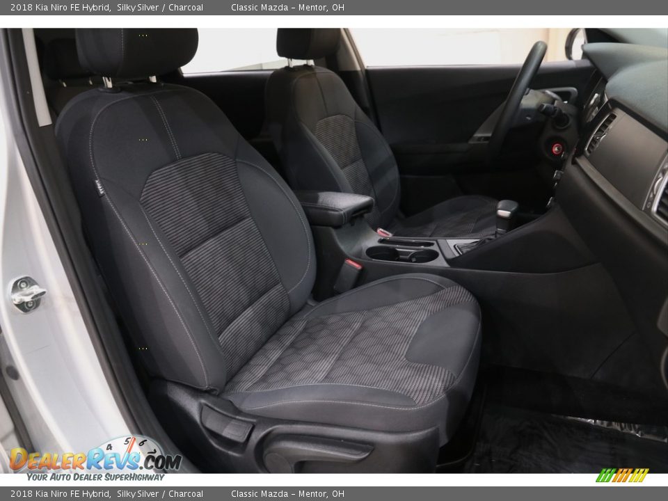 2018 Kia Niro FE Hybrid Silky Silver / Charcoal Photo #17