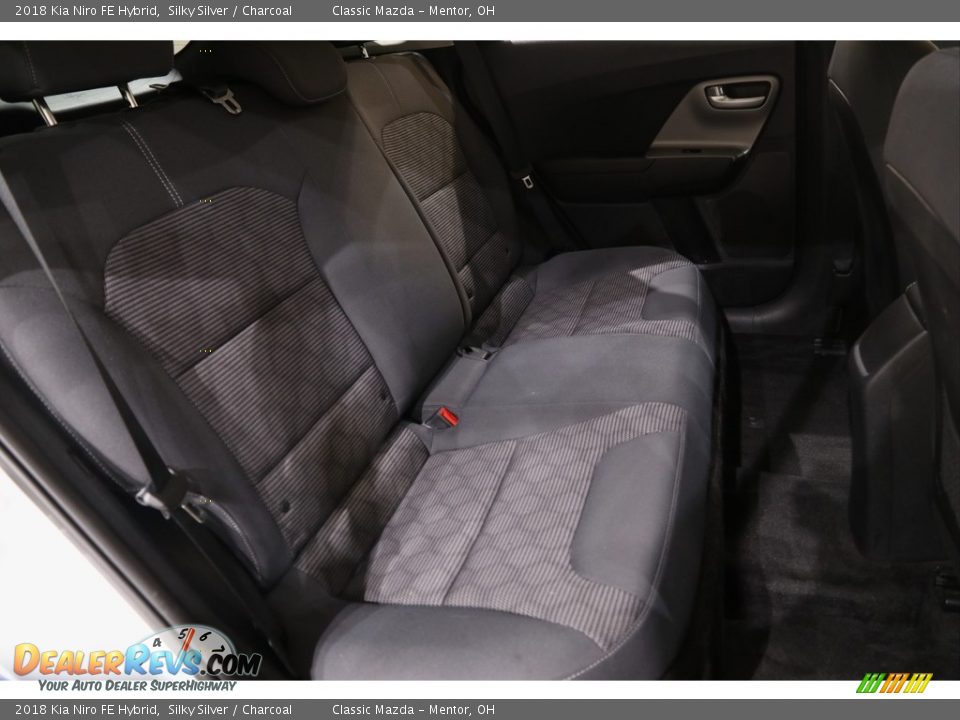 2018 Kia Niro FE Hybrid Silky Silver / Charcoal Photo #18