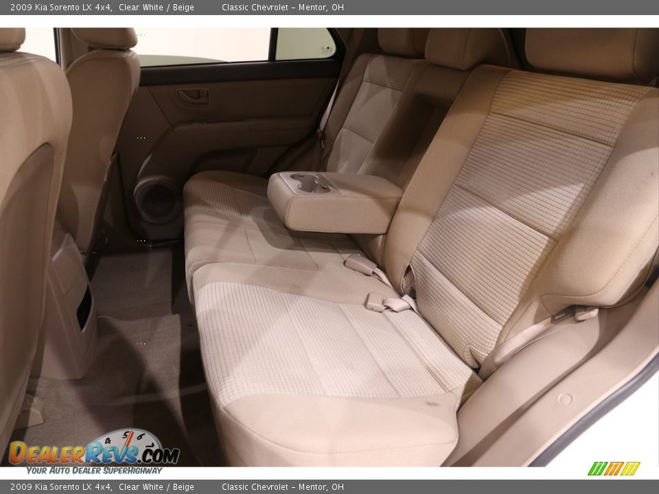 2009 Kia Sorento LX 4x4 Clear White / Beige Photo #19