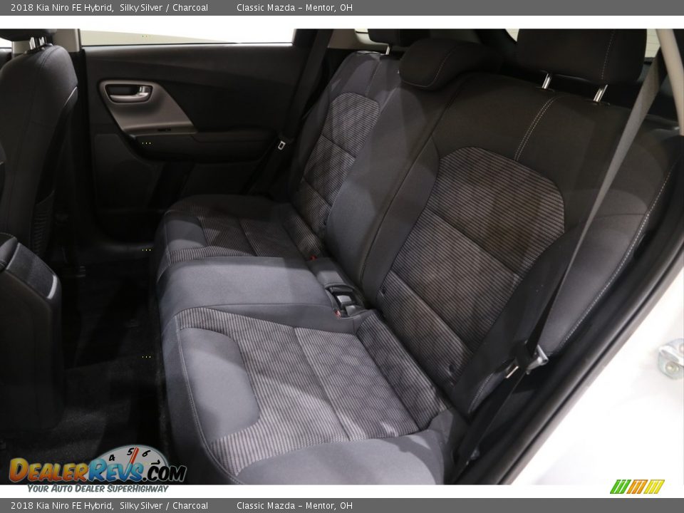 2018 Kia Niro FE Hybrid Silky Silver / Charcoal Photo #19