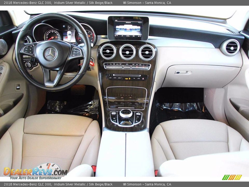 Dashboard of 2018 Mercedes-Benz GLC 300 Photo #17