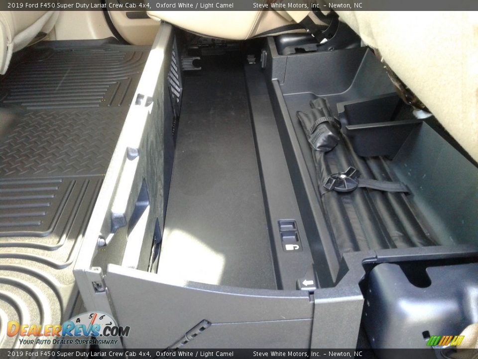 Rear Seat of 2019 Ford F450 Super Duty Lariat Crew Cab 4x4 Photo #15