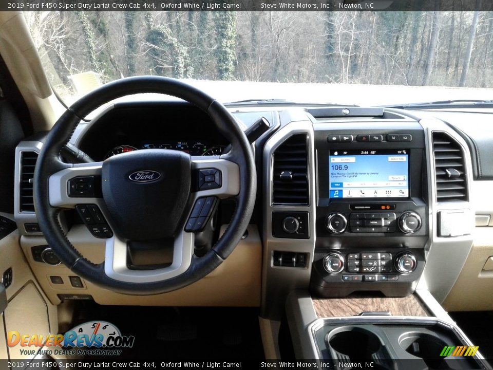 Dashboard of 2019 Ford F450 Super Duty Lariat Crew Cab 4x4 Photo #20