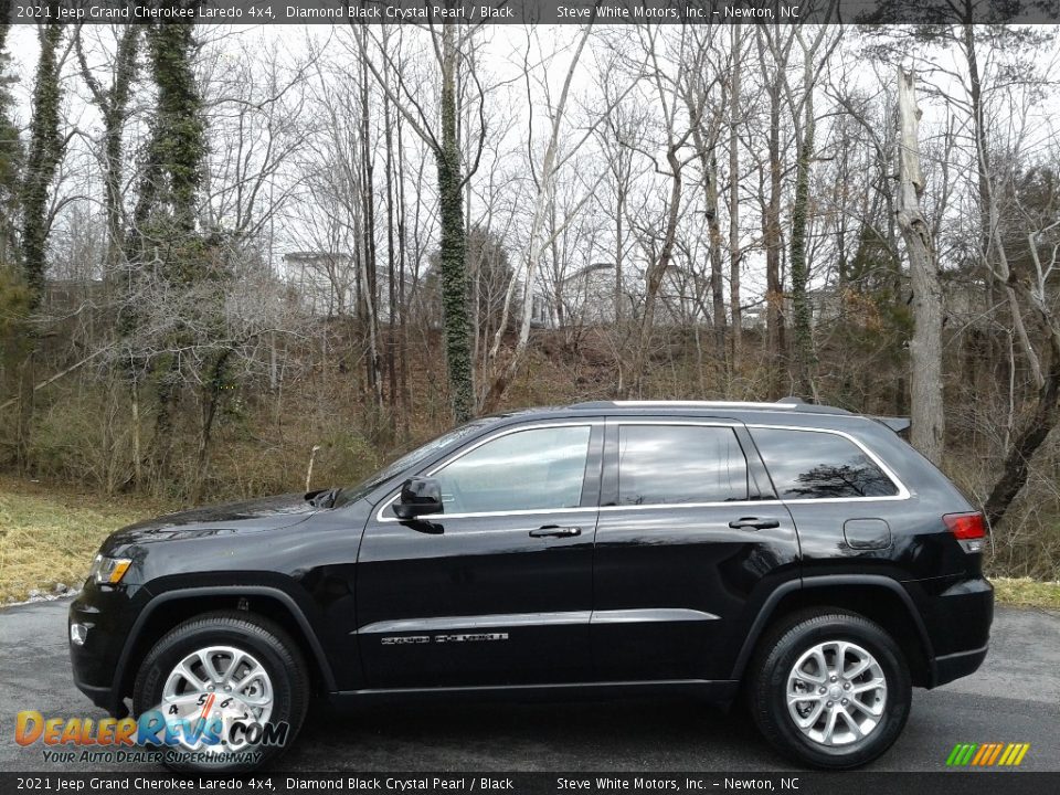 2021 Jeep Grand Cherokee Laredo 4x4 Diamond Black Crystal Pearl / Black Photo #1