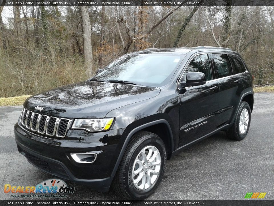 2021 Jeep Grand Cherokee Laredo 4x4 Diamond Black Crystal Pearl / Black Photo #2