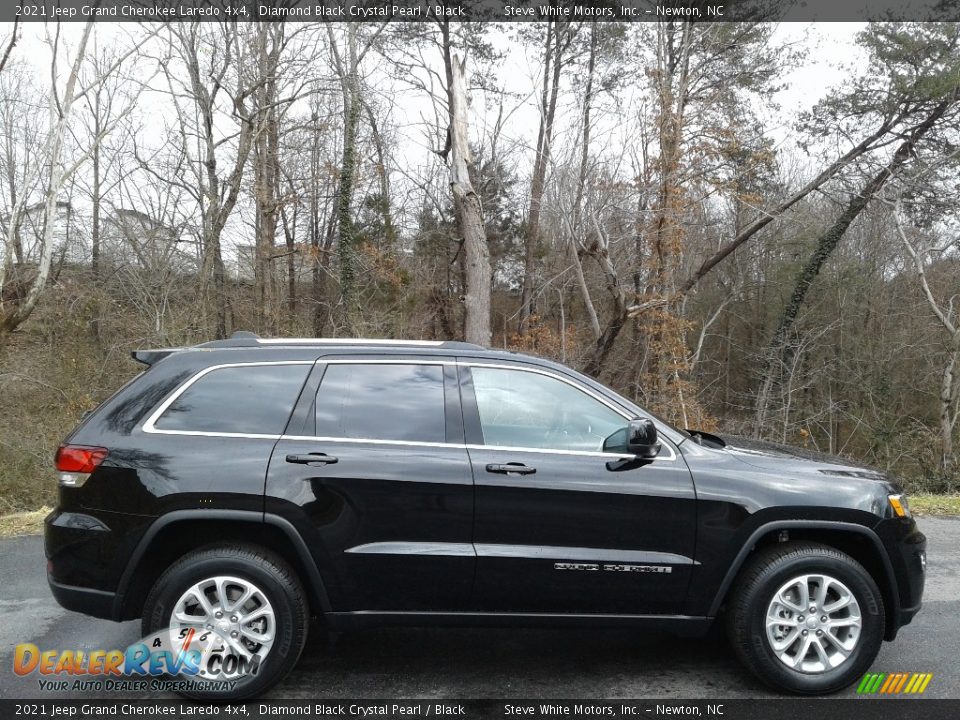 2021 Jeep Grand Cherokee Laredo 4x4 Diamond Black Crystal Pearl / Black Photo #5