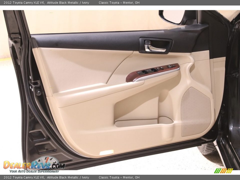 2012 Toyota Camry XLE V6 Attitude Black Metallic / Ivory Photo #4