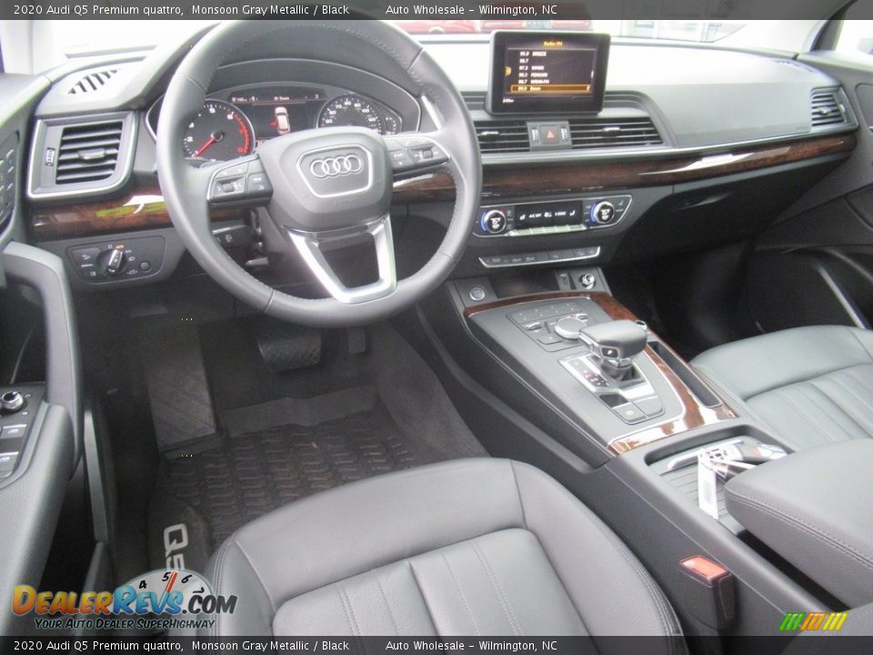 Front Seat of 2020 Audi Q5 Premium quattro Photo #15