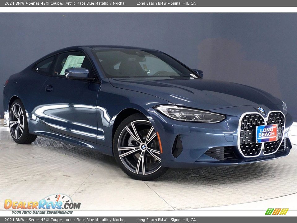 Front 3/4 View of 2021 BMW 4 Series 430i Coupe Photo #19