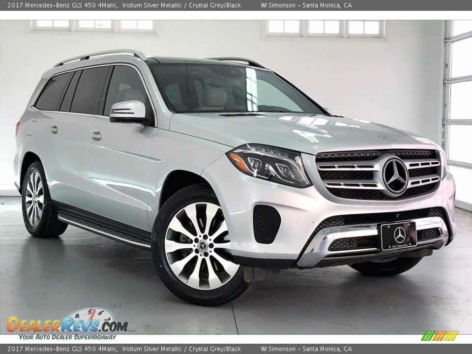 Front 3/4 View of 2017 Mercedes-Benz GLS 450 4Matic Photo #34