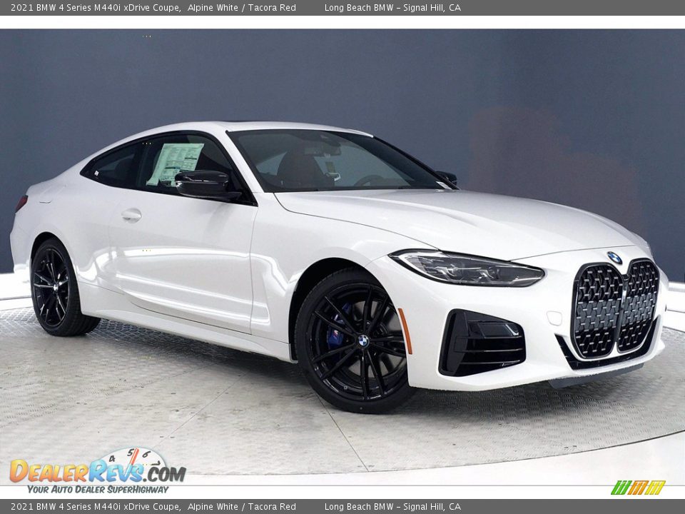 Front 3/4 View of 2021 BMW 4 Series M440i xDrive Coupe Photo #19