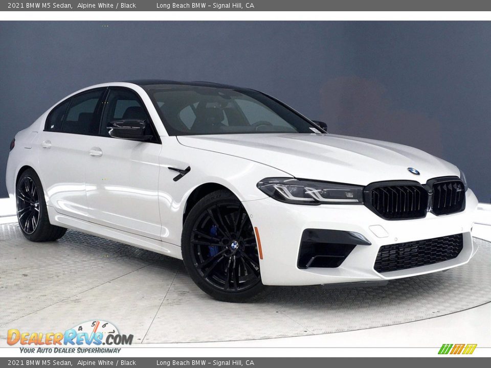 Front 3/4 View of 2021 BMW M5 Sedan Photo #1