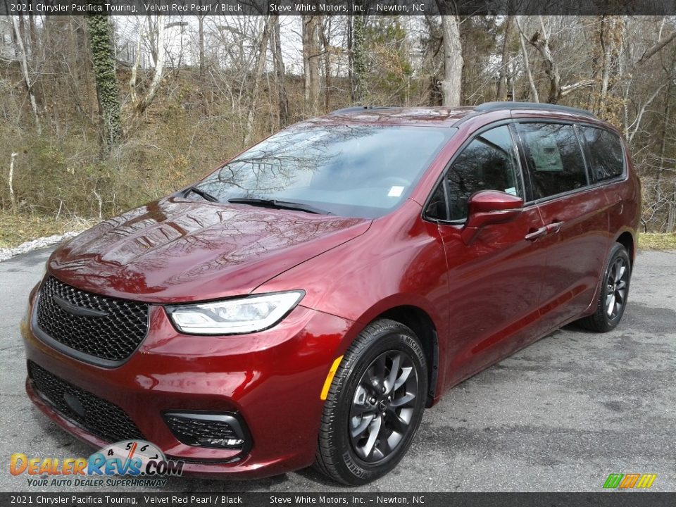 2021 Chrysler Pacifica Touring Velvet Red Pearl / Black Photo #2