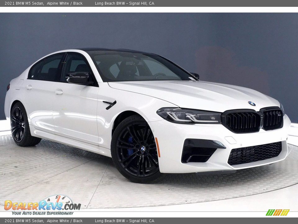 Front 3/4 View of 2021 BMW M5 Sedan Photo #19