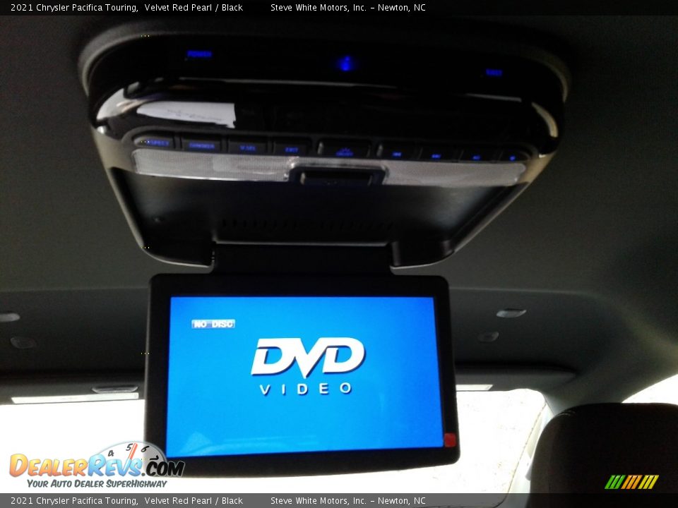 Entertainment System of 2021 Chrysler Pacifica Touring Photo #15