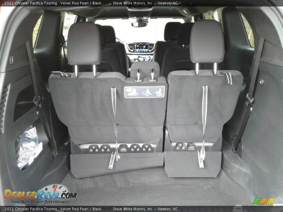 2021 Chrysler Pacifica Touring Trunk Photo #16