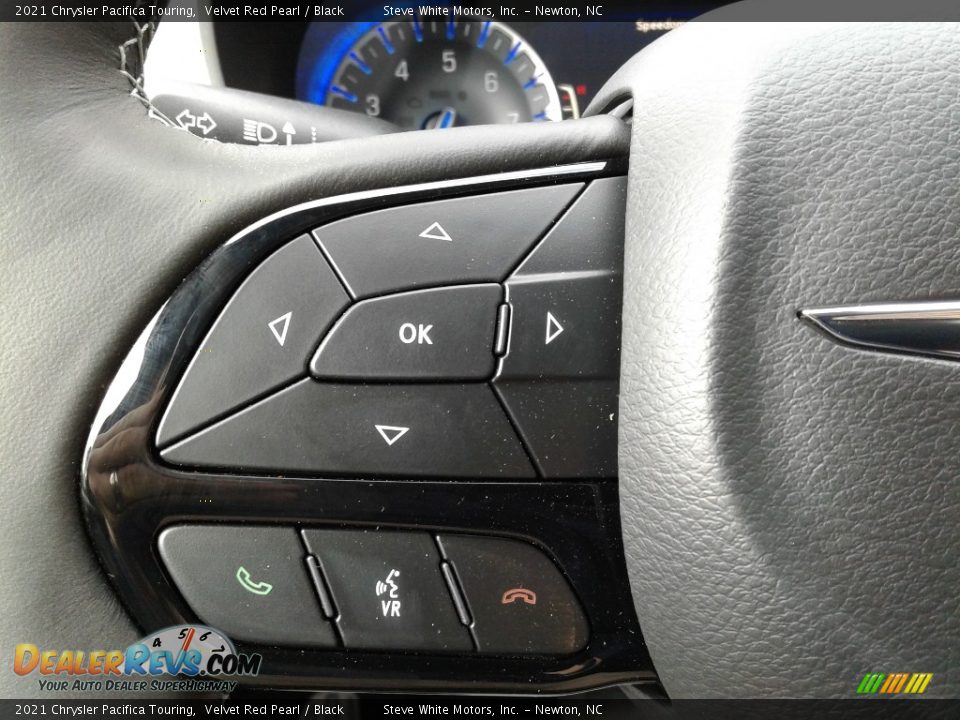 2021 Chrysler Pacifica Touring Steering Wheel Photo #20