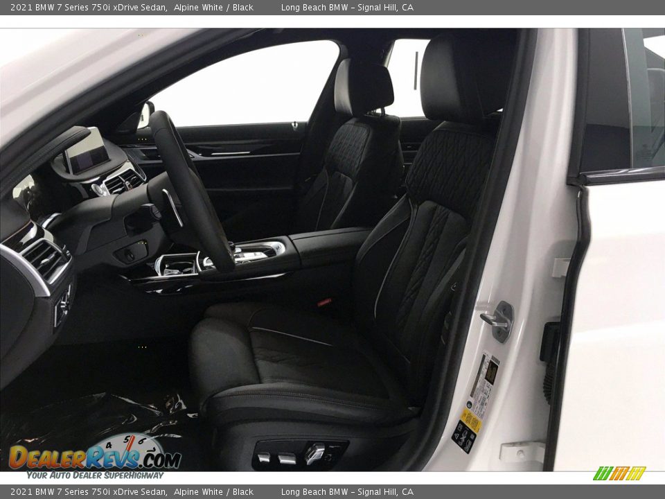Front Seat of 2021 BMW 7 Series 750i xDrive Sedan Photo #9