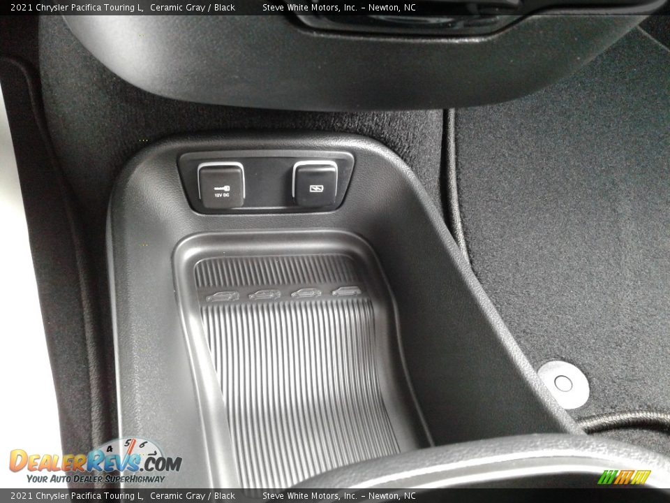 2021 Chrysler Pacifica Touring L Ceramic Gray / Black Photo #26