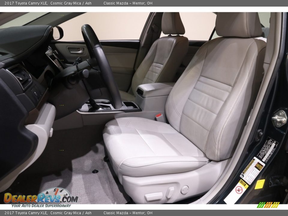 2017 Toyota Camry XLE Cosmic Gray Mica / Ash Photo #5