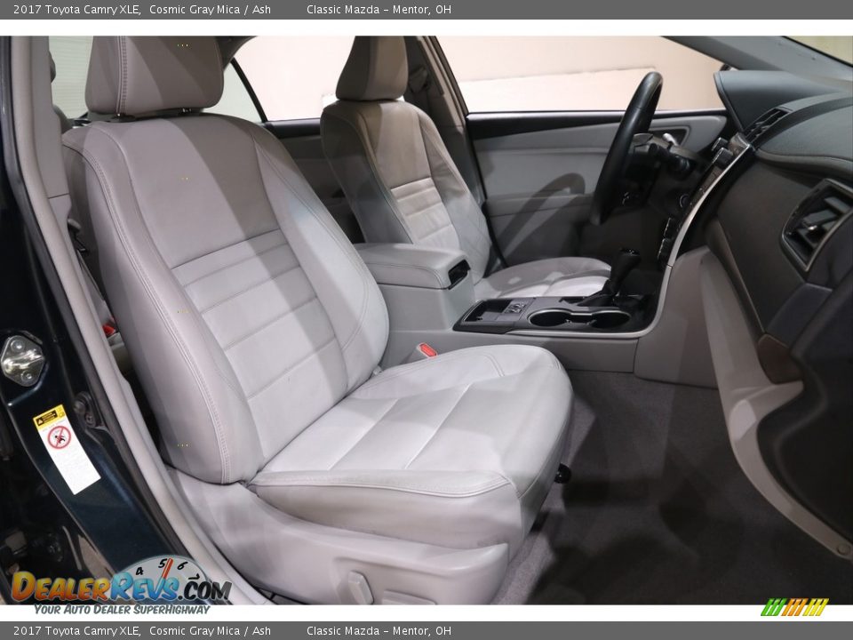 2017 Toyota Camry XLE Cosmic Gray Mica / Ash Photo #16