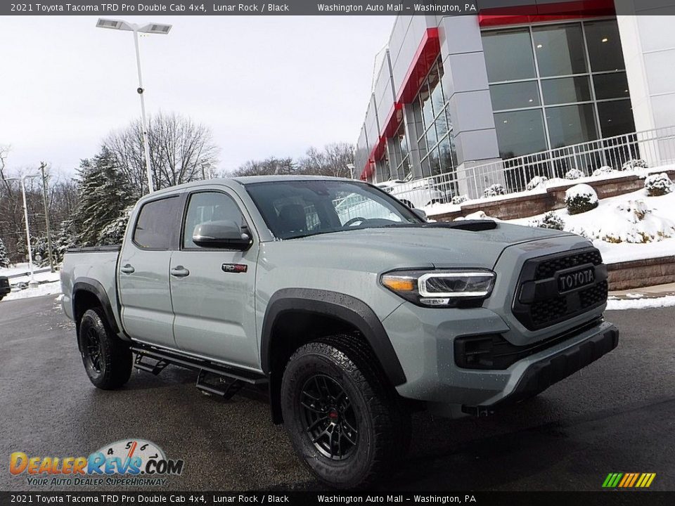 Front 3/4 View of 2021 Toyota Tacoma TRD Pro Double Cab 4x4 Photo #1