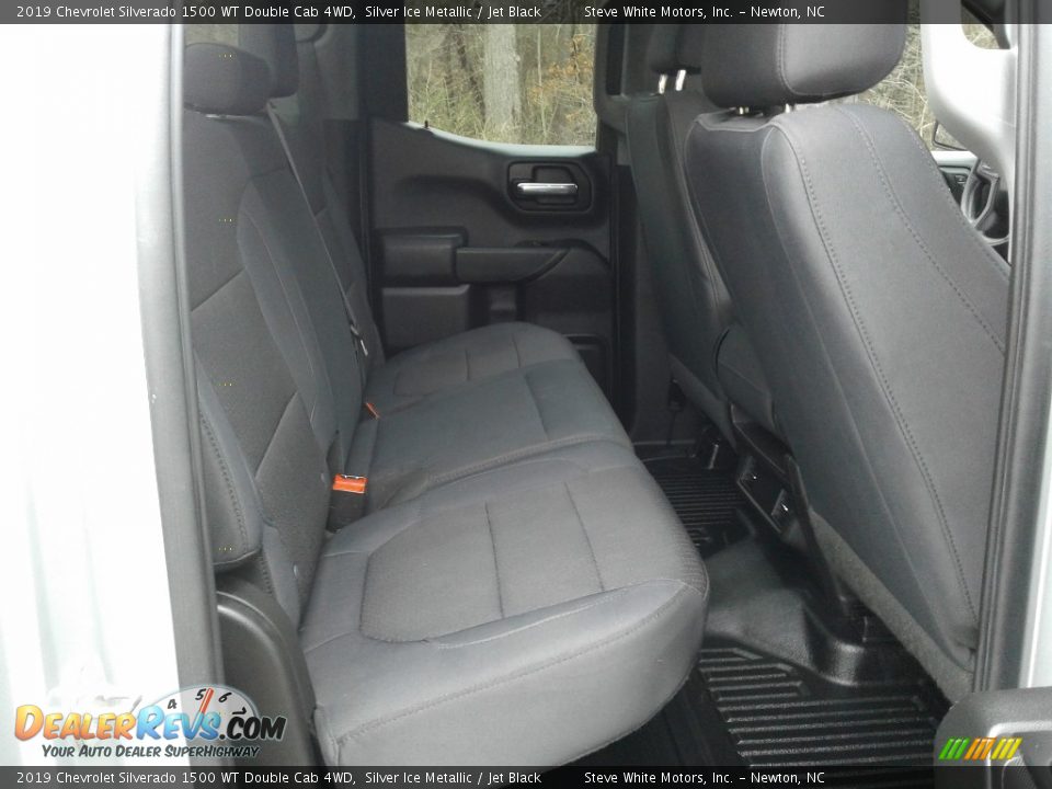 2019 Chevrolet Silverado 1500 WT Double Cab 4WD Silver Ice Metallic / Jet Black Photo #15