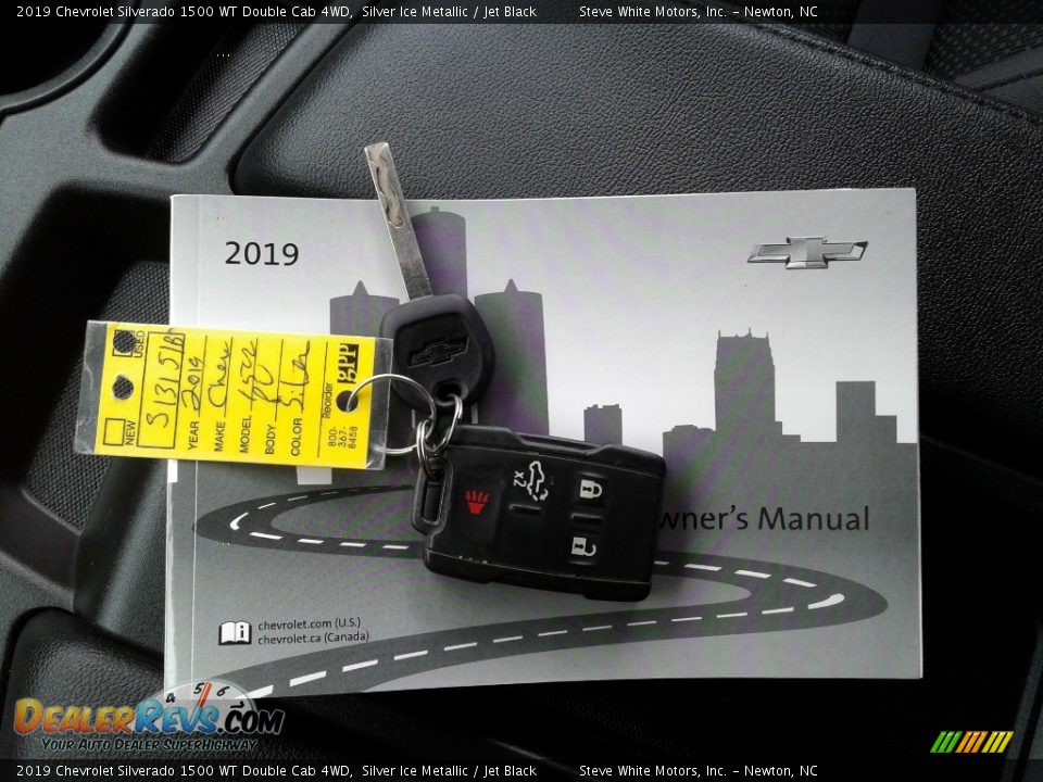 2019 Chevrolet Silverado 1500 WT Double Cab 4WD Silver Ice Metallic / Jet Black Photo #24
