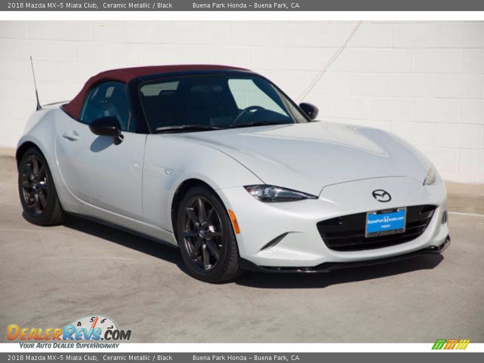 Front 3/4 View of 2018 Mazda MX-5 Miata Club Photo #9