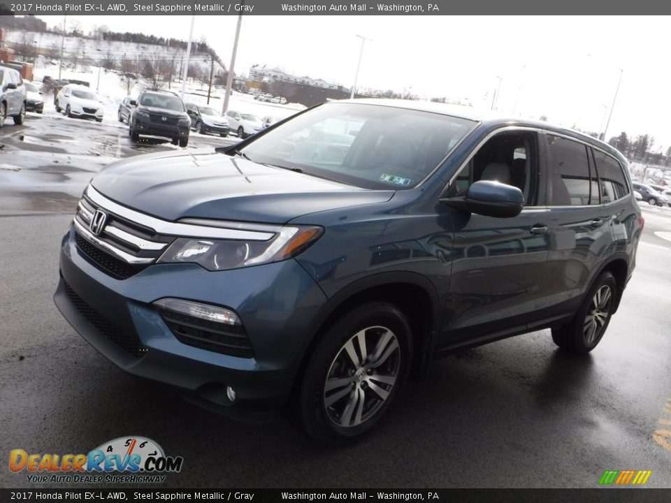 Front 3/4 View of 2017 Honda Pilot EX-L AWD Photo #5