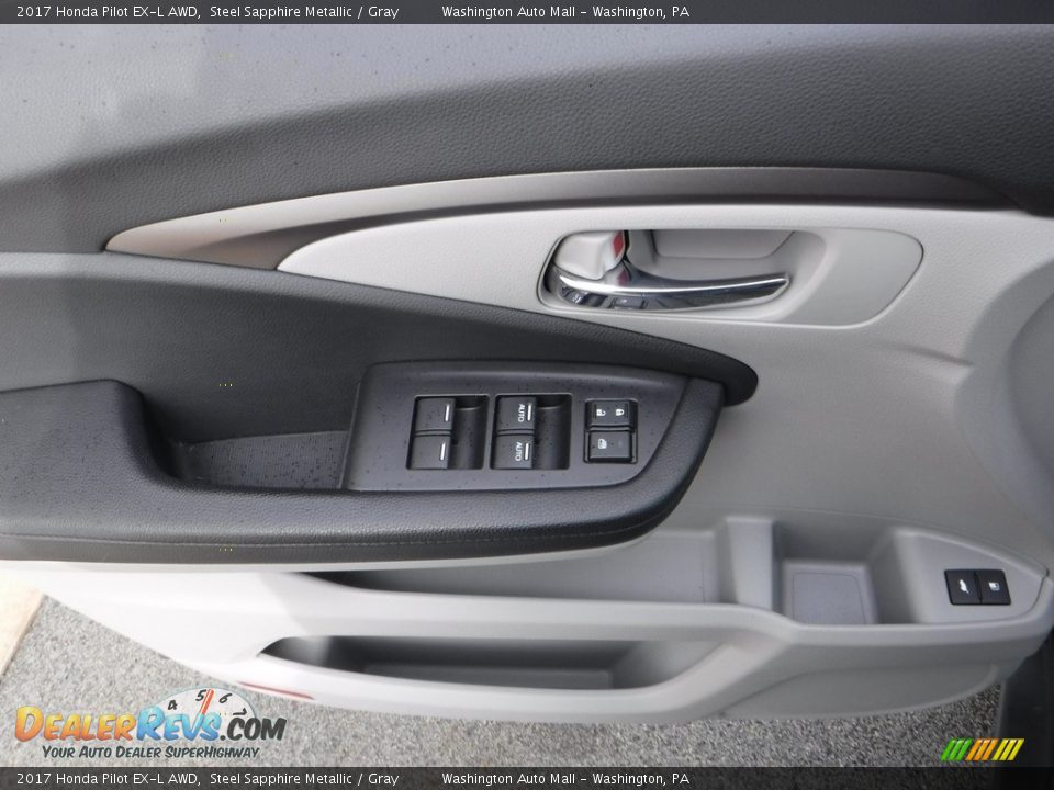 Door Panel of 2017 Honda Pilot EX-L AWD Photo #15