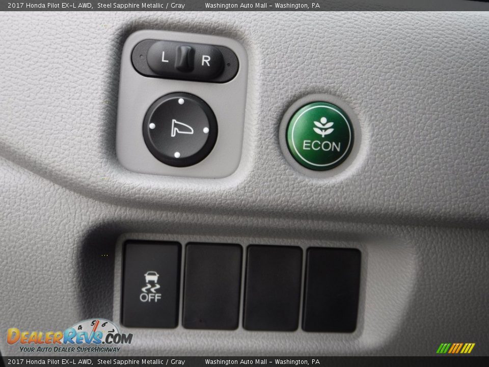 Controls of 2017 Honda Pilot EX-L AWD Photo #16