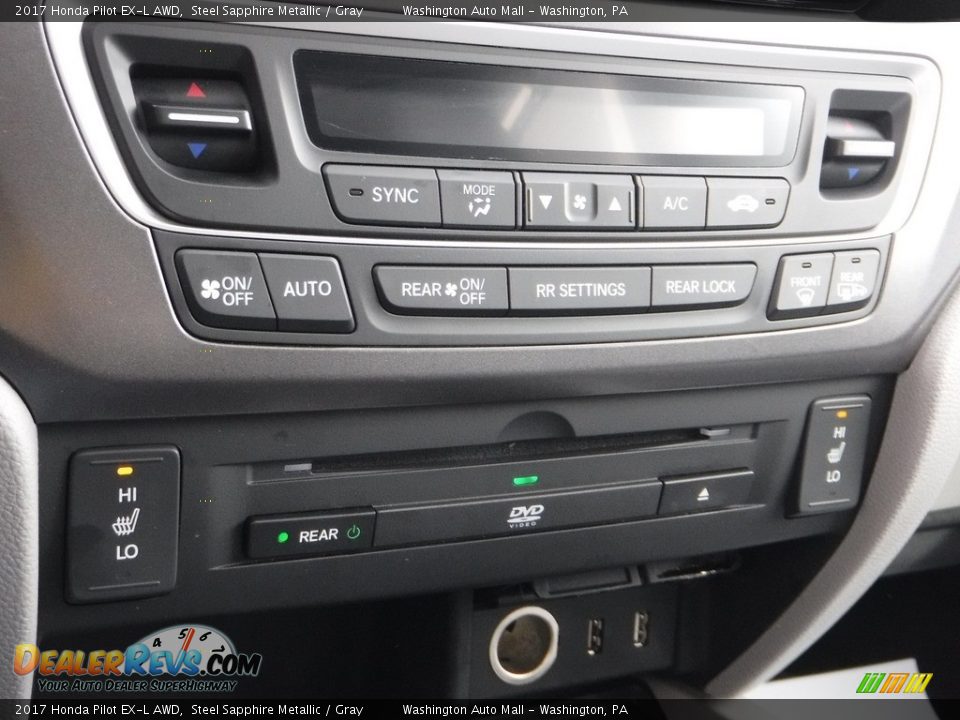 Controls of 2017 Honda Pilot EX-L AWD Photo #19