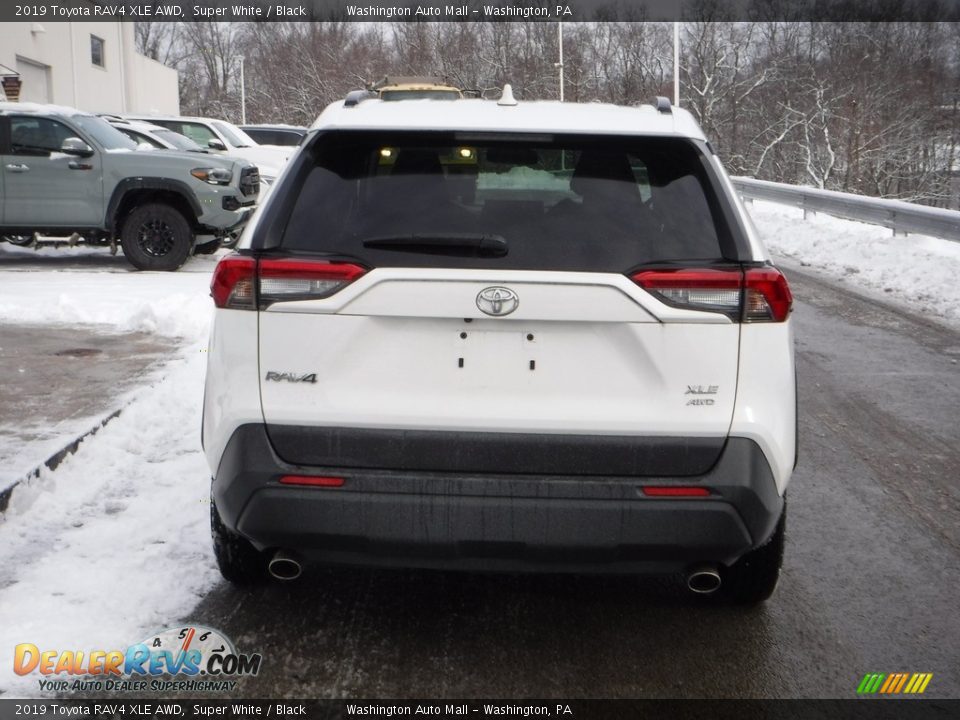 2019 Toyota RAV4 XLE AWD Super White / Black Photo #13