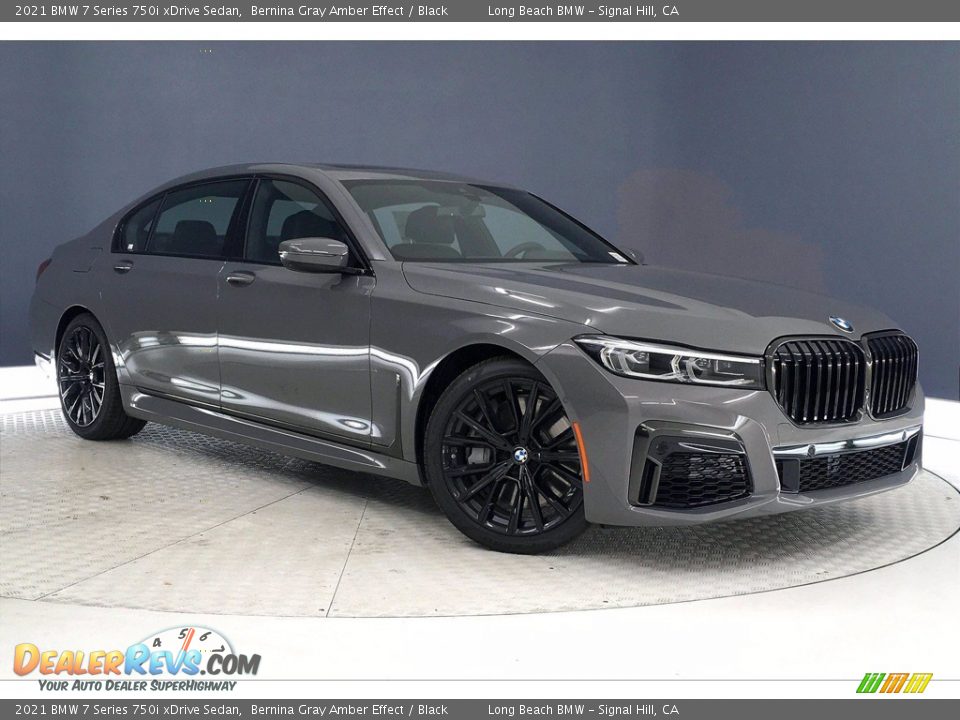 Front 3/4 View of 2021 BMW 7 Series 750i xDrive Sedan Photo #1