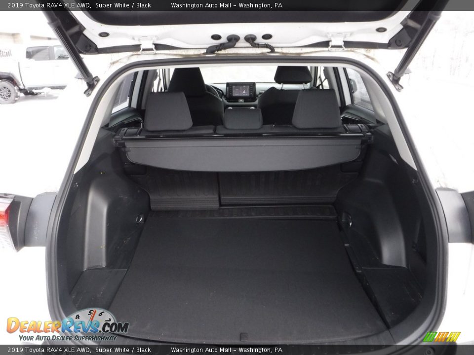 2019 Toyota RAV4 XLE AWD Super White / Black Photo #24