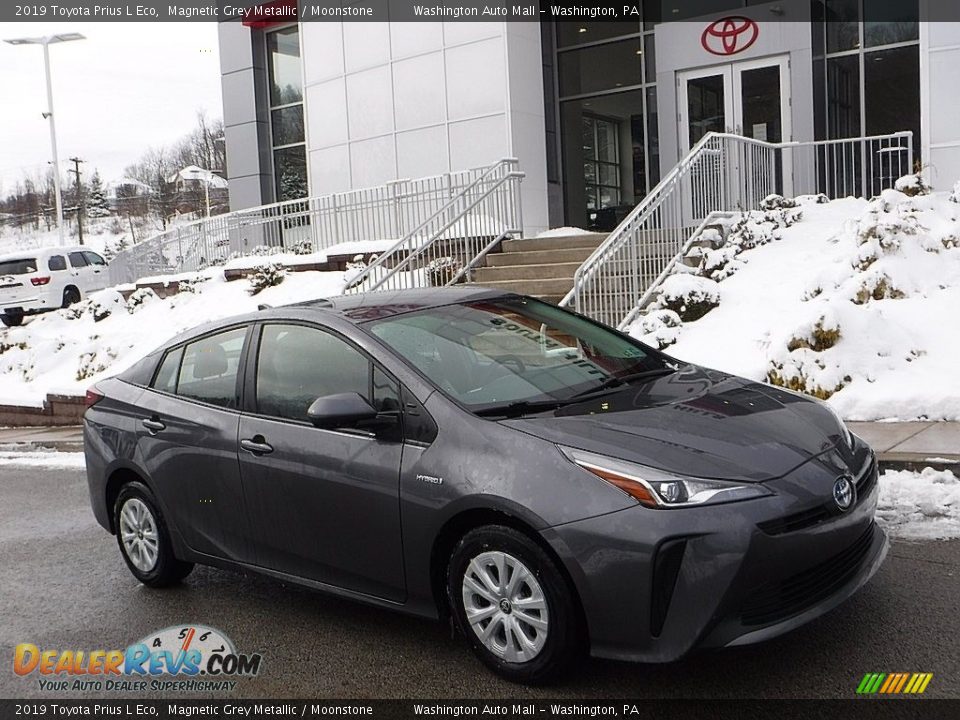 2019 Toyota Prius L Eco Magnetic Grey Metallic / Moonstone Photo #1