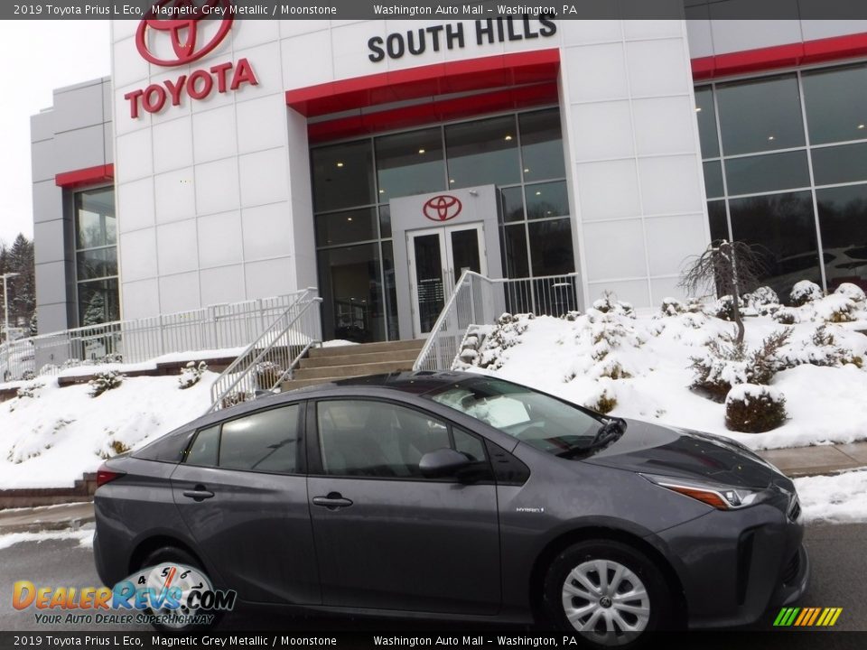 2019 Toyota Prius L Eco Magnetic Grey Metallic / Moonstone Photo #2