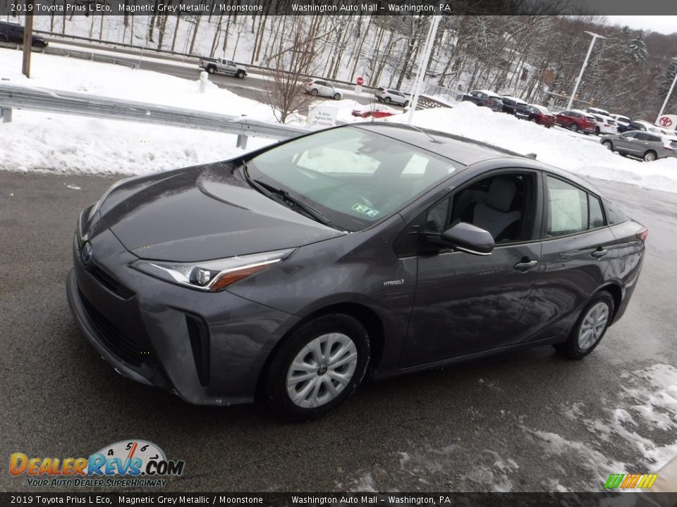 2019 Toyota Prius L Eco Magnetic Grey Metallic / Moonstone Photo #9