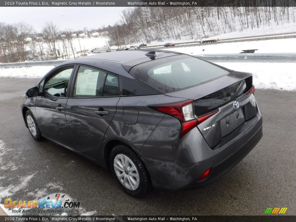 2019 Toyota Prius L Eco Magnetic Grey Metallic / Moonstone Photo #10