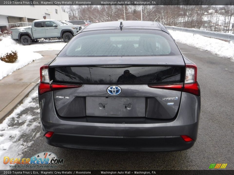 2019 Toyota Prius L Eco Magnetic Grey Metallic / Moonstone Photo #11