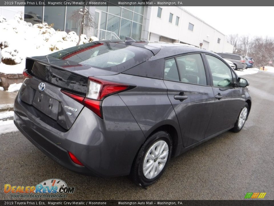 2019 Toyota Prius L Eco Magnetic Grey Metallic / Moonstone Photo #12