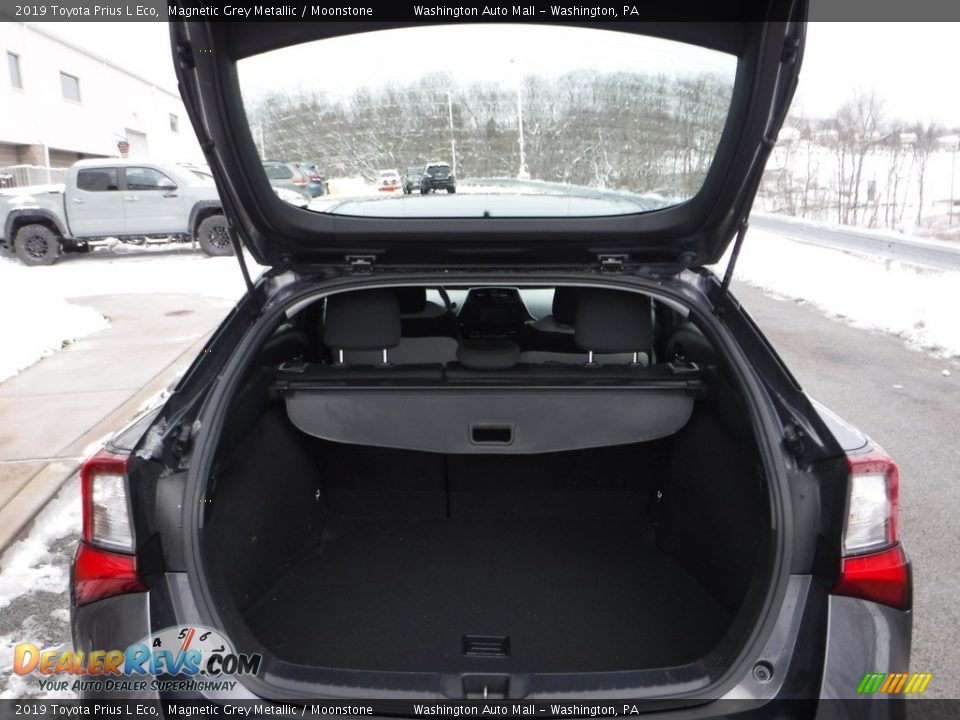 2019 Toyota Prius L Eco Magnetic Grey Metallic / Moonstone Photo #22