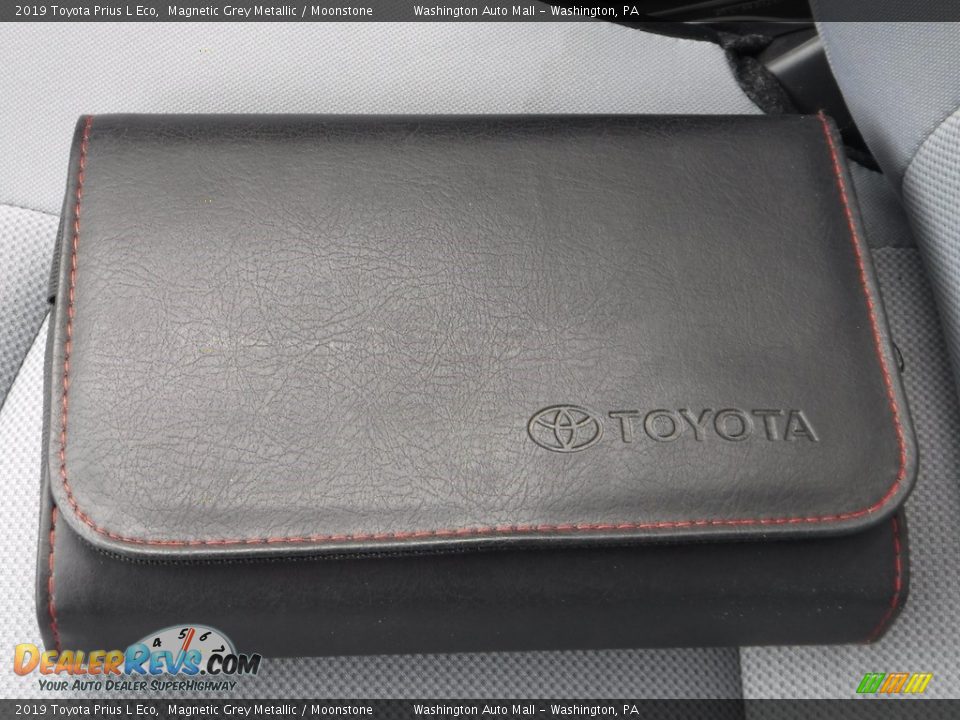 2019 Toyota Prius L Eco Magnetic Grey Metallic / Moonstone Photo #23