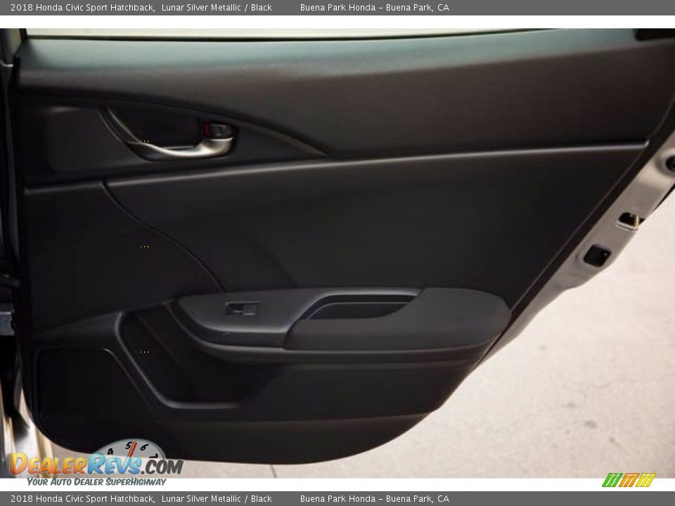 2018 Honda Civic Sport Hatchback Lunar Silver Metallic / Black Photo #30