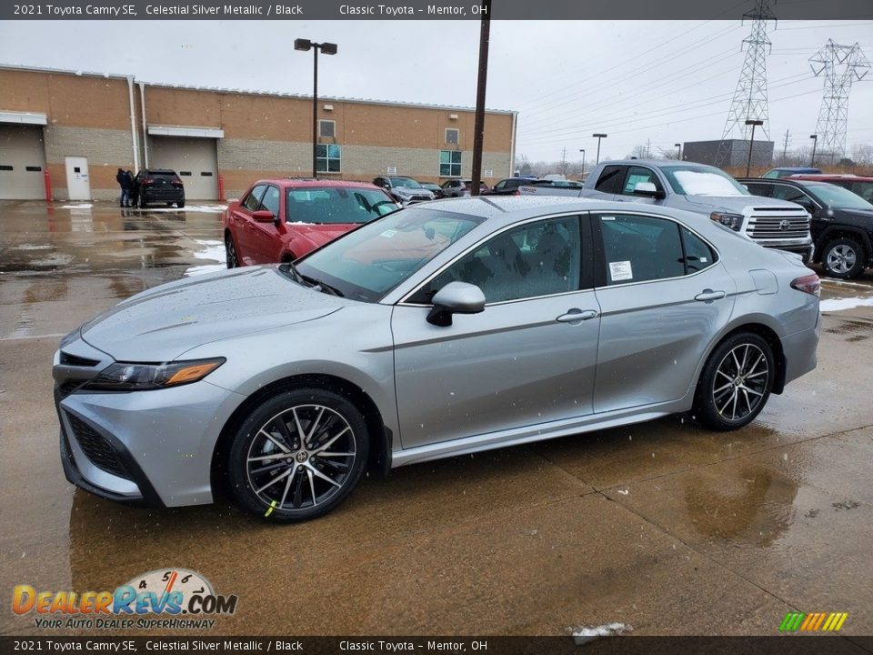 Front 3/4 View of 2021 Toyota Camry SE Photo #1