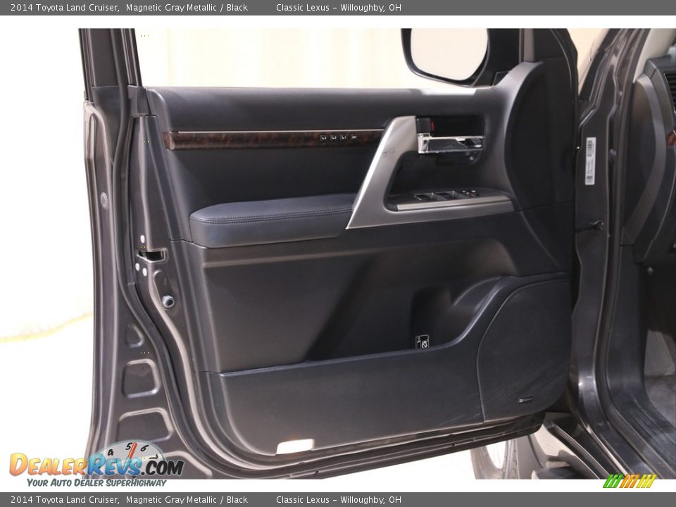2014 Toyota Land Cruiser Magnetic Gray Metallic / Black Photo #4