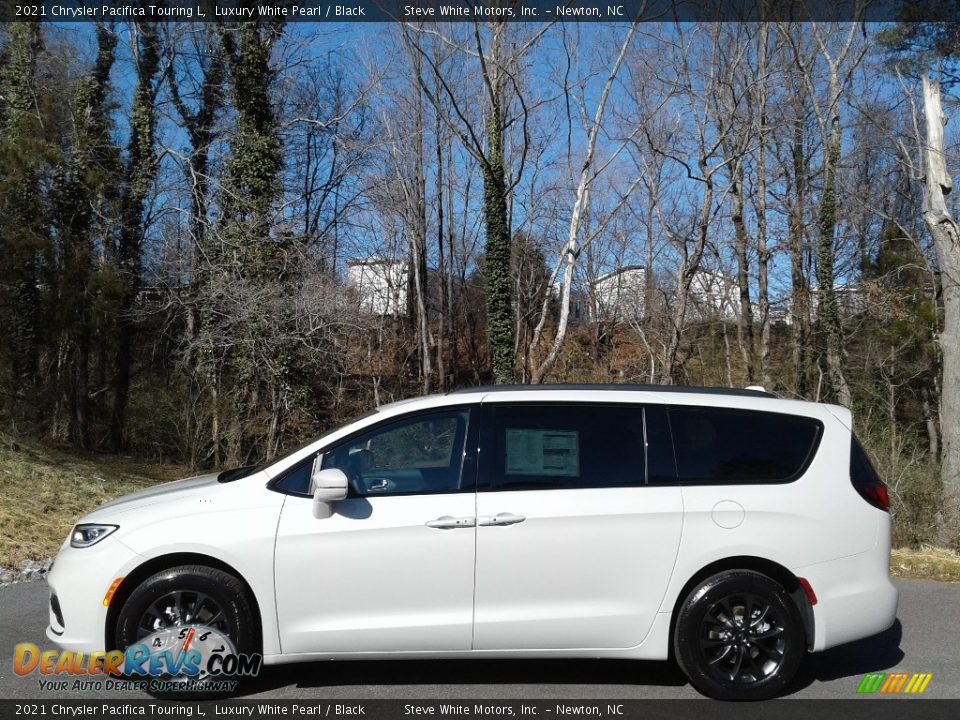 Luxury White Pearl 2021 Chrysler Pacifica Touring L Photo #1