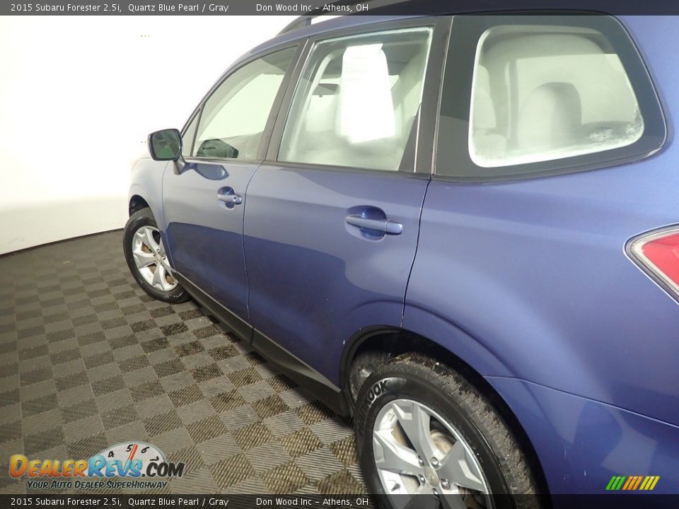 2015 Subaru Forester 2.5i Quartz Blue Pearl / Gray Photo #18